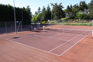 Cours de tennis à Aumont-Aubrac